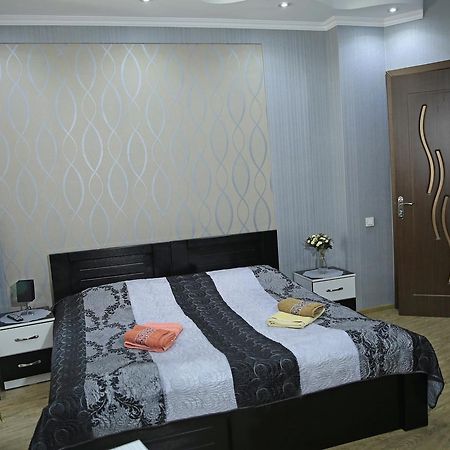 Guest House Beautiful Tbilisi On Khidistavi Street Екстер'єр фото