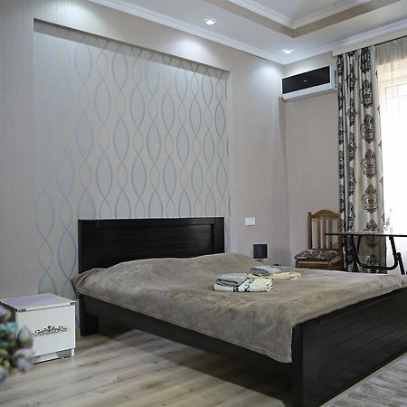 Guest House Beautiful Tbilisi On Khidistavi Street Екстер'єр фото