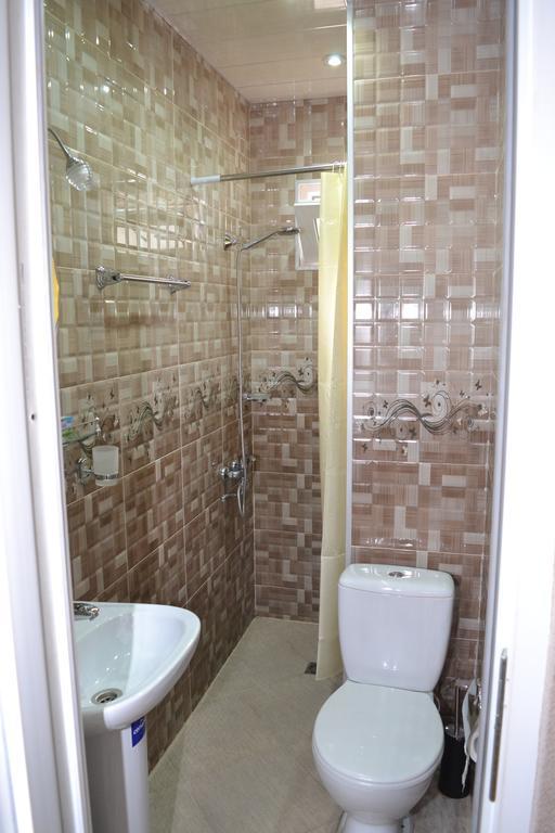 Guest House Beautiful Tbilisi On Khidistavi Street Екстер'єр фото
