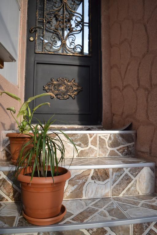 Guest House Beautiful Tbilisi On Khidistavi Street Екстер'єр фото