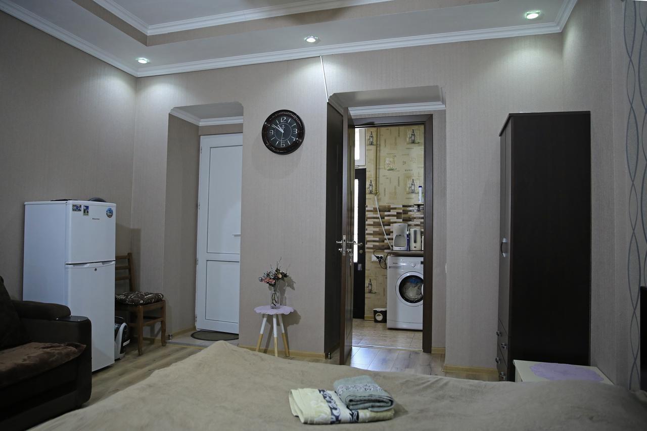 Guest House Beautiful Tbilisi On Khidistavi Street Екстер'єр фото