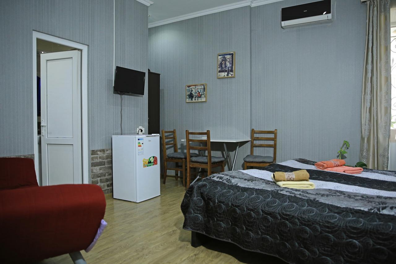 Guest House Beautiful Tbilisi On Khidistavi Street Екстер'єр фото