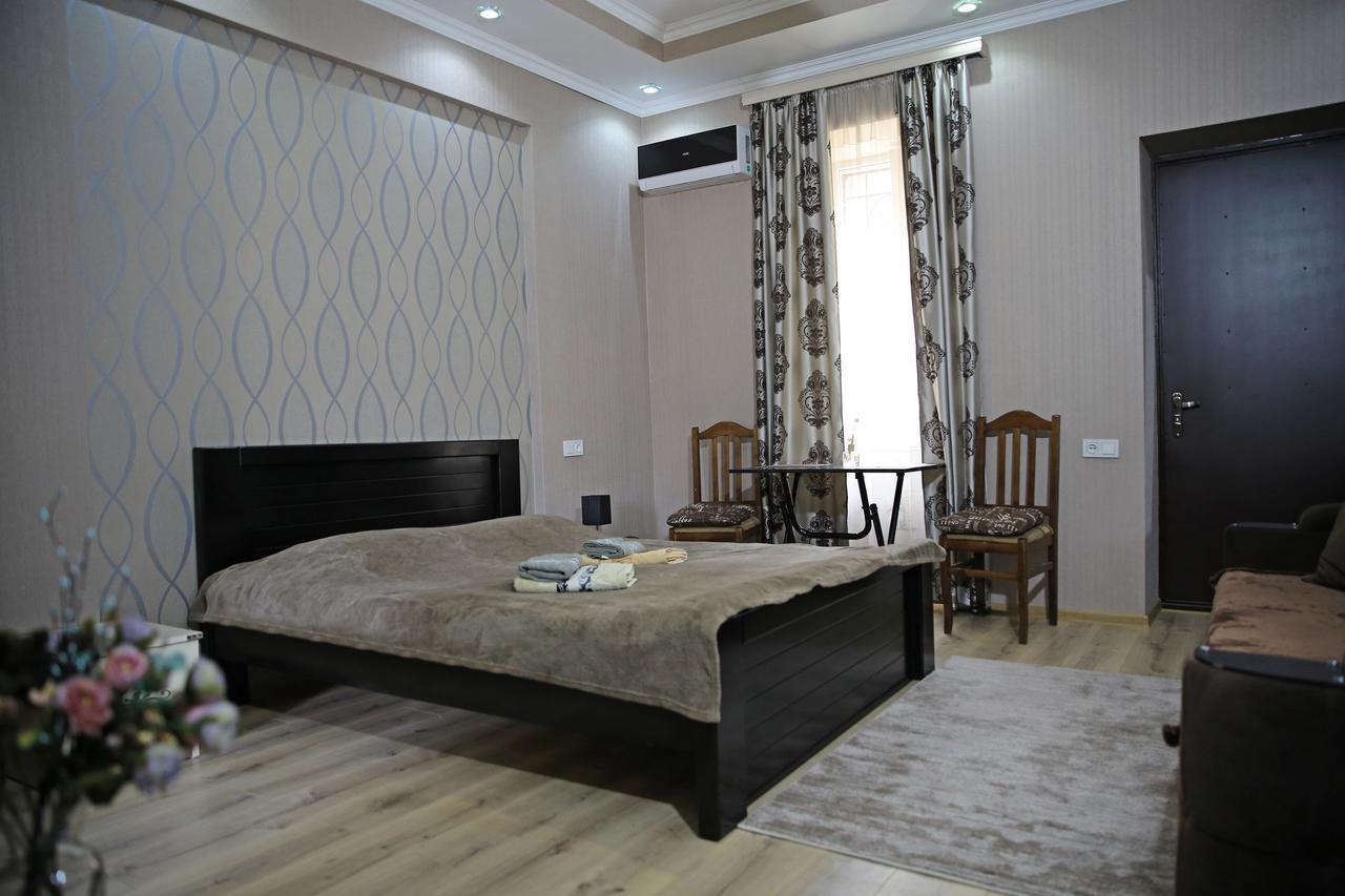 Guest House Beautiful Tbilisi On Khidistavi Street Екстер'єр фото