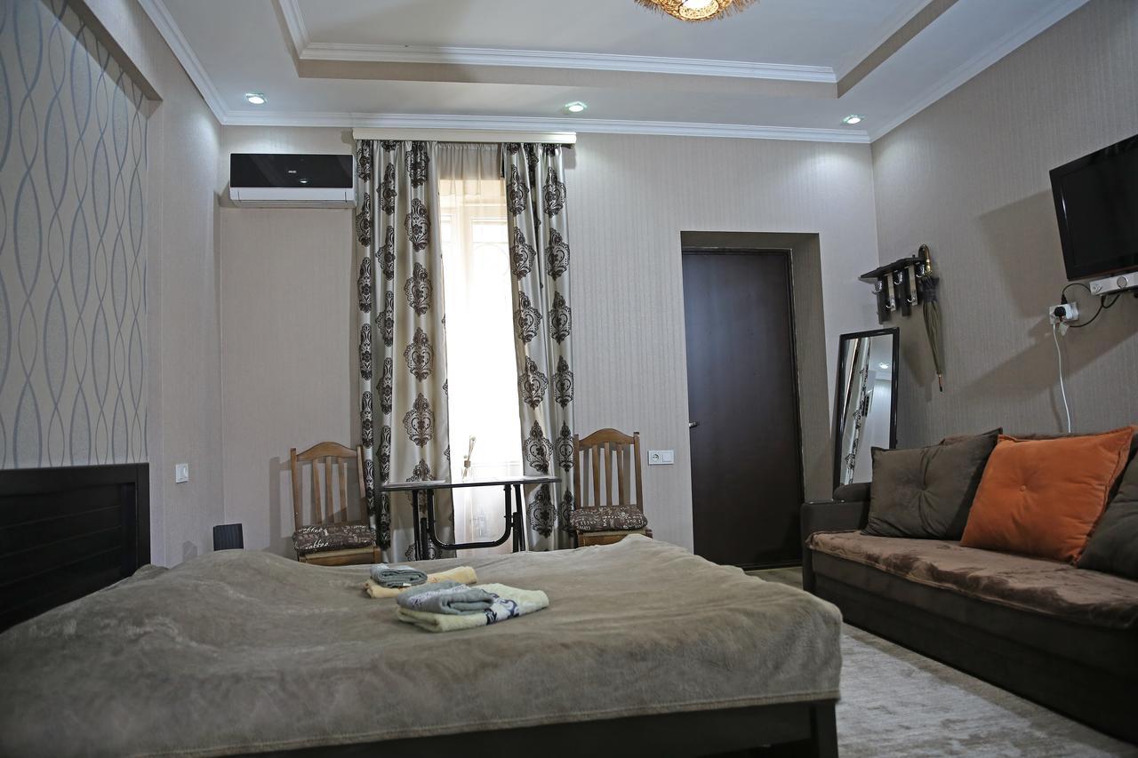 Guest House Beautiful Tbilisi On Khidistavi Street Екстер'єр фото
